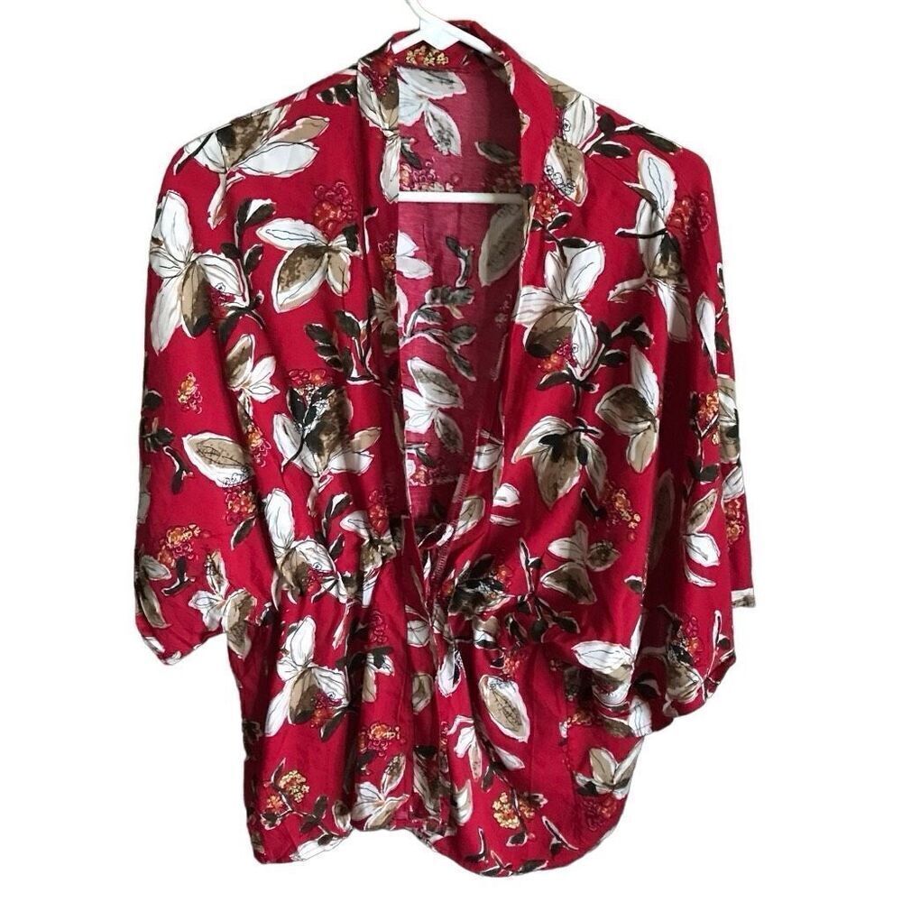 Justin & Taylor One Size Red floral shrug jacket NWT open front ties